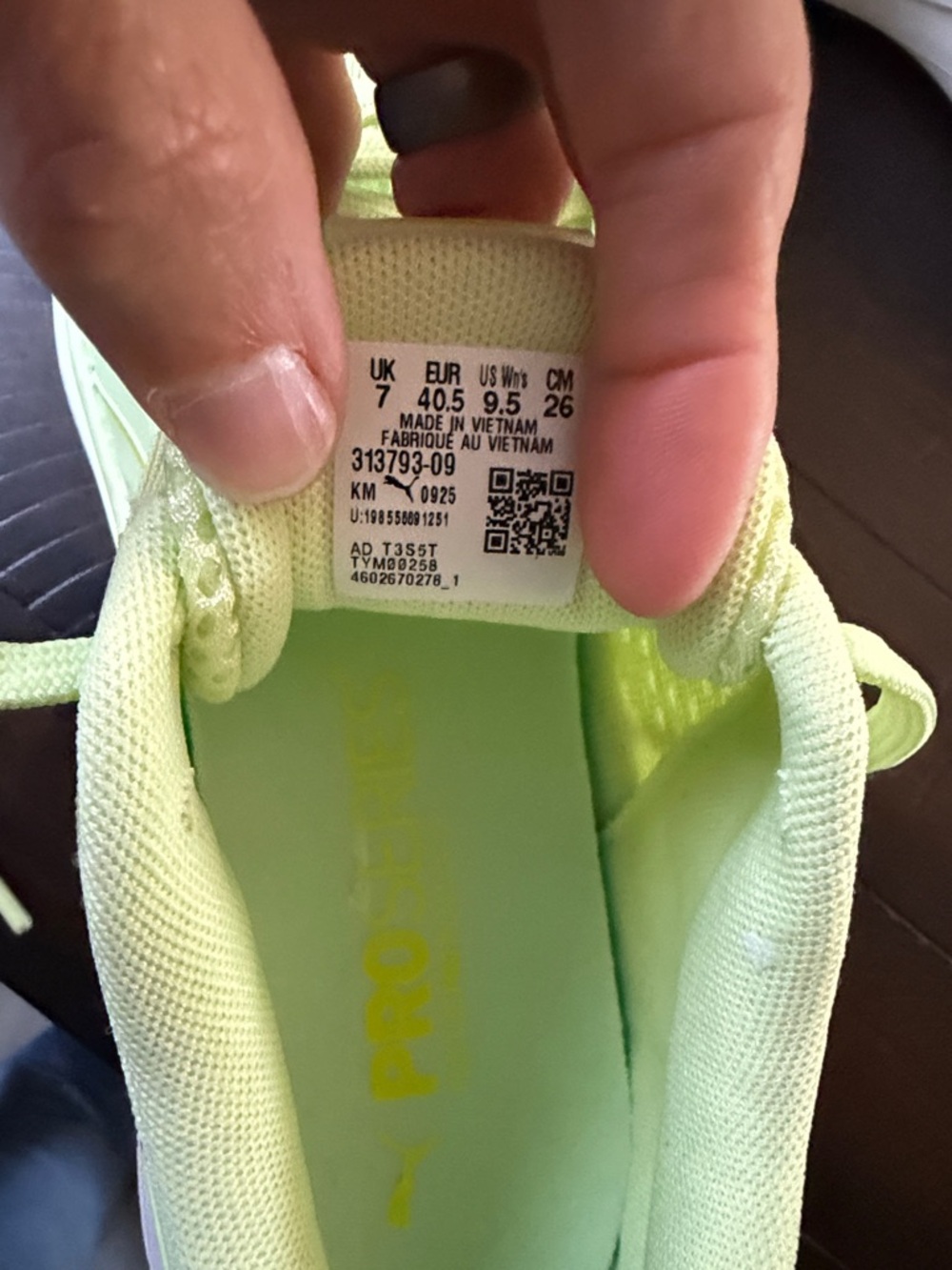 2 Pair of Lightweight Running Shoes - Neon Yellow puma and mint green Karhu run - Picture 14 of 15